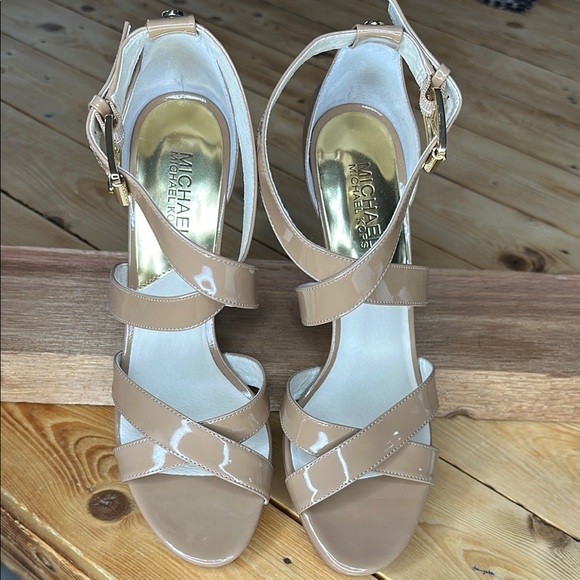 Michael Kors Shoes - Michael Kors Women's Platform Sandal Sz8 Tan Strappy Heels